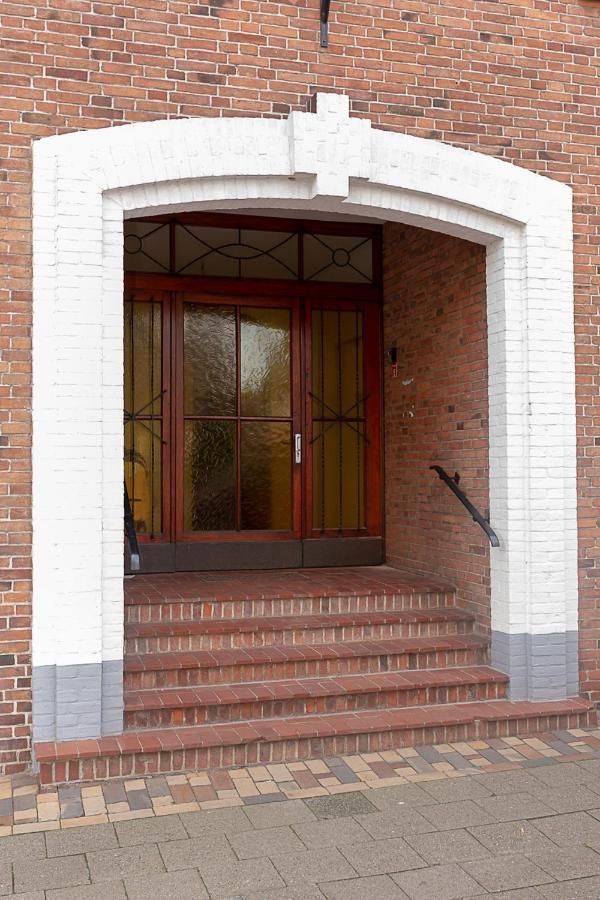 Altes Pastorat Am Husumer Hafen Apartment Husum  Exterior foto