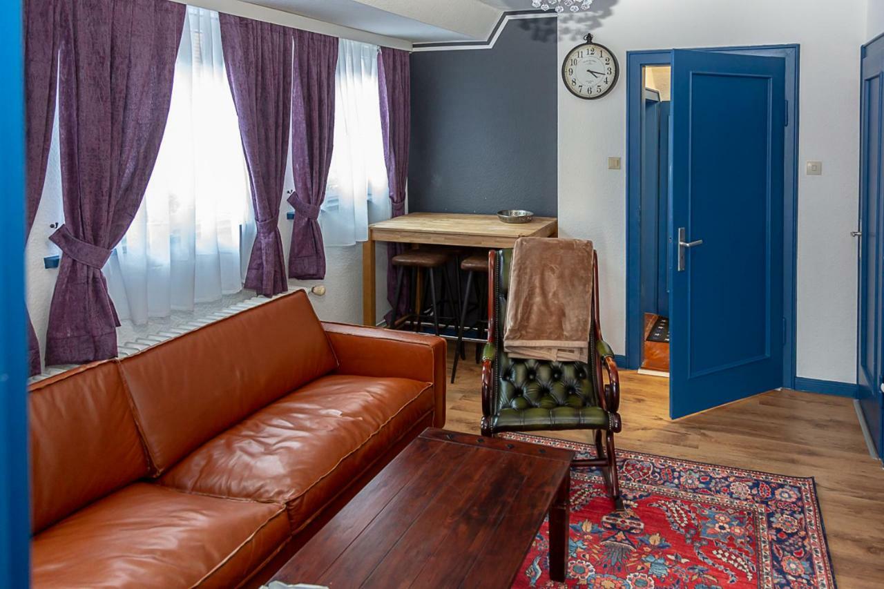 Altes Pastorat Am Husumer Hafen Apartment Husum  Exterior foto