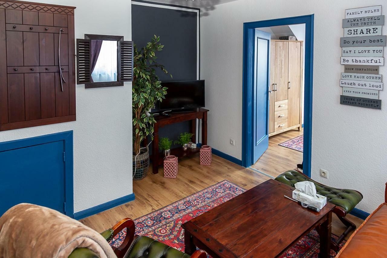 Altes Pastorat Am Husumer Hafen Apartment Husum  Exterior foto